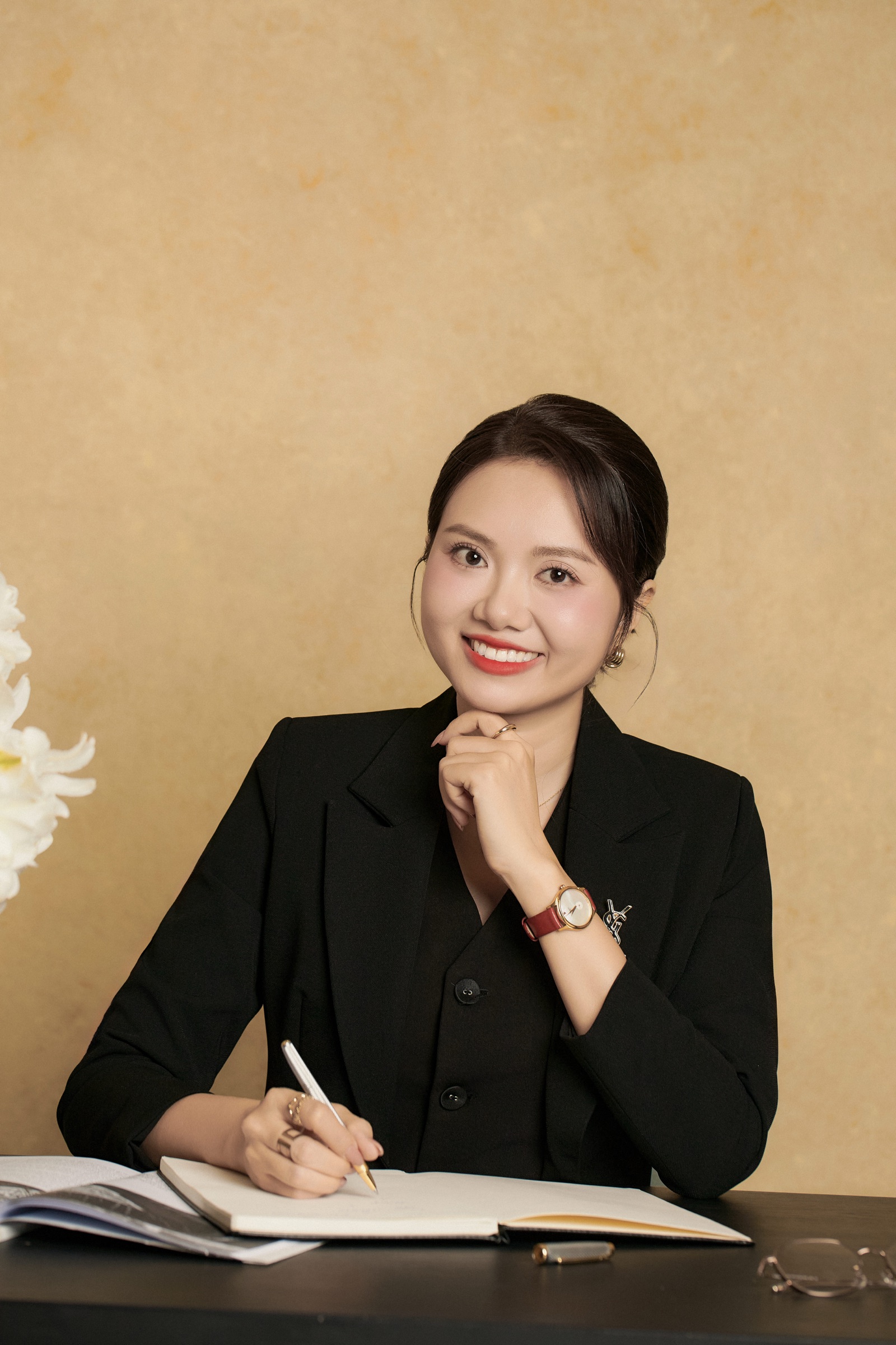 Profile Biểu Tượng — 01 — ảnh 16 — Lãnh đạo, quyền lực, tầm nhìn — Gạo Nâu Profile