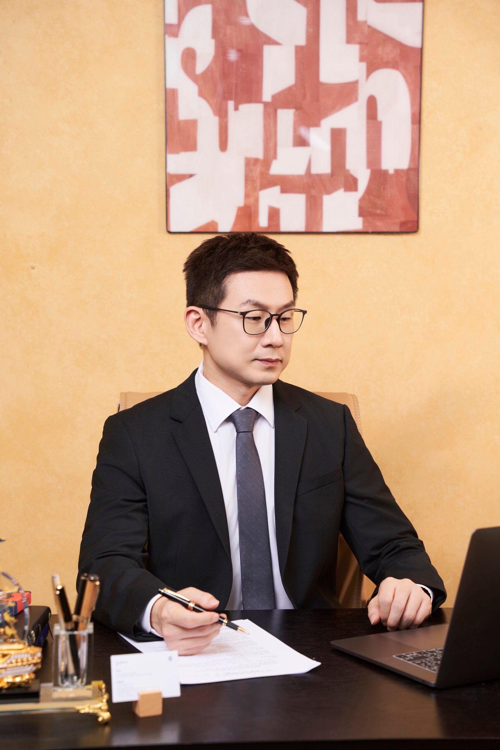 Profile Biểu Tượng — 01 — Lãnh đạo, quyền lực, tầm nhìn — Gạo Nâu Profile