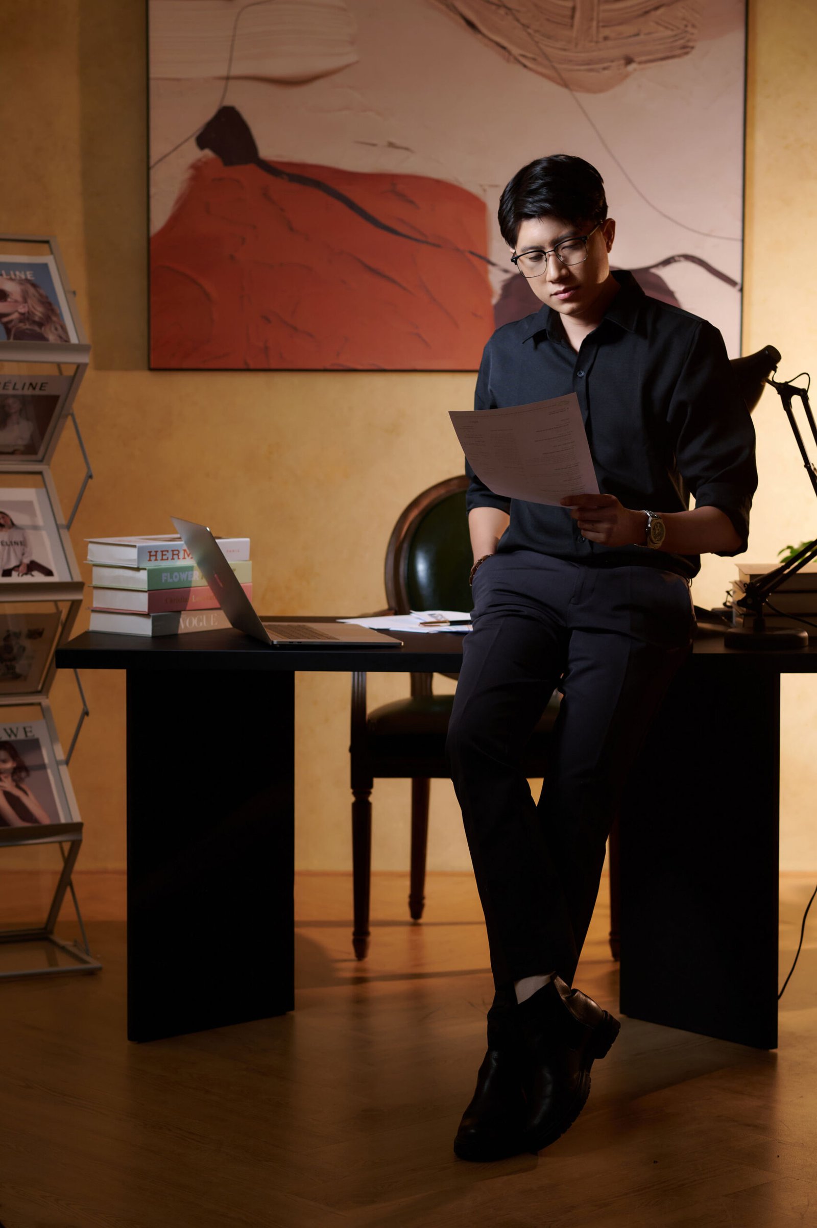 Profile Biểu Tượng — 02 — Cinematic, quyền lực, đẳng cấp — Gạo Nâu Profile