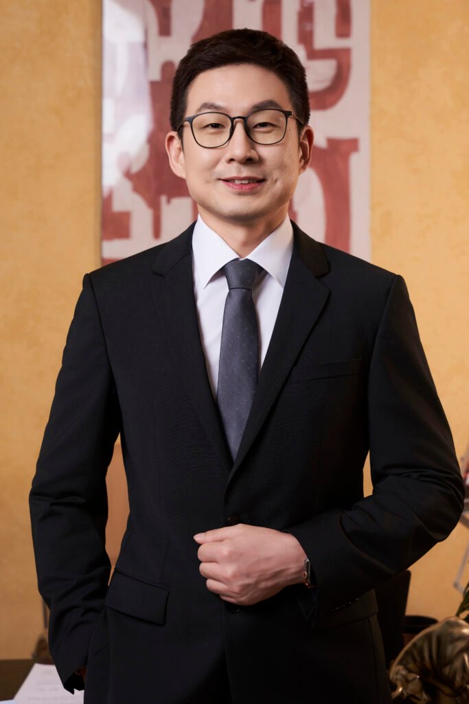 Profile Biểu Tượng — 02 — ảnh 10 — Cinematic, quyền lực, đẳng cấp — Gạo Nâu Profile