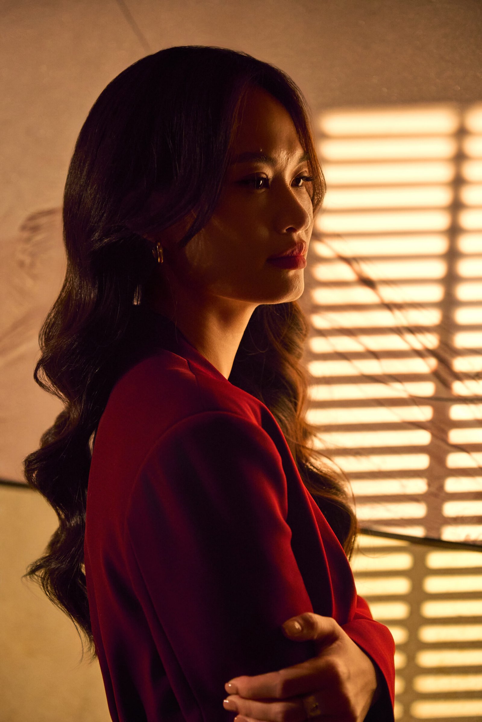 Profile Biểu Tượng — 06 — Cinematic, cá tính, ấn tượng — Gạo Nâu Profile