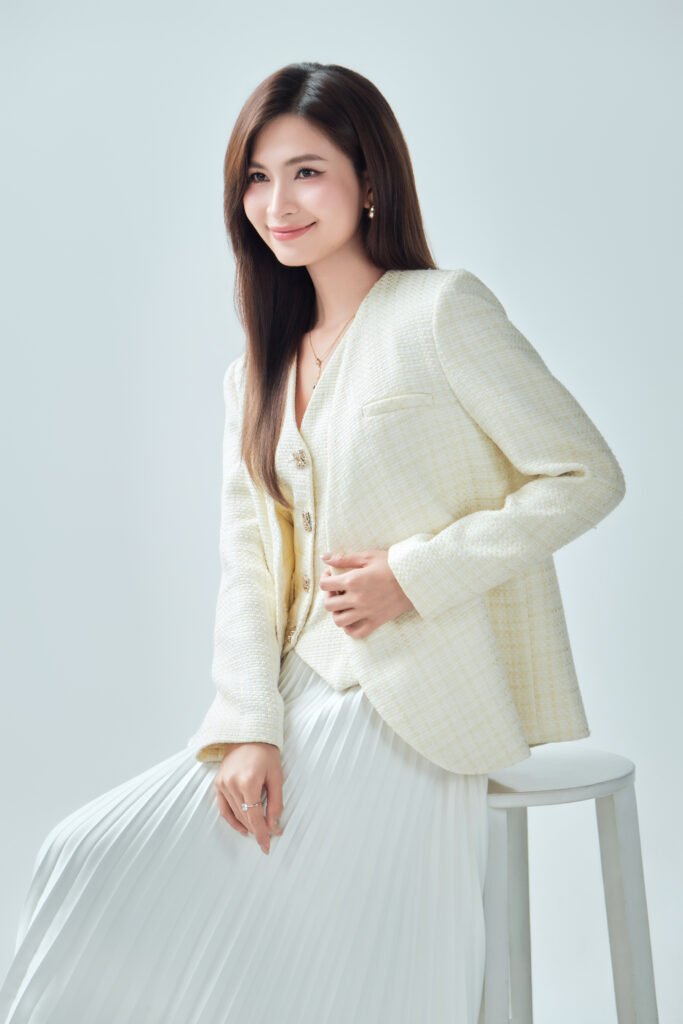 Profile Cao Cấp — 03 — ảnh 10 — Đương đại, tự tin, visionary — Gạo Nâu Profile