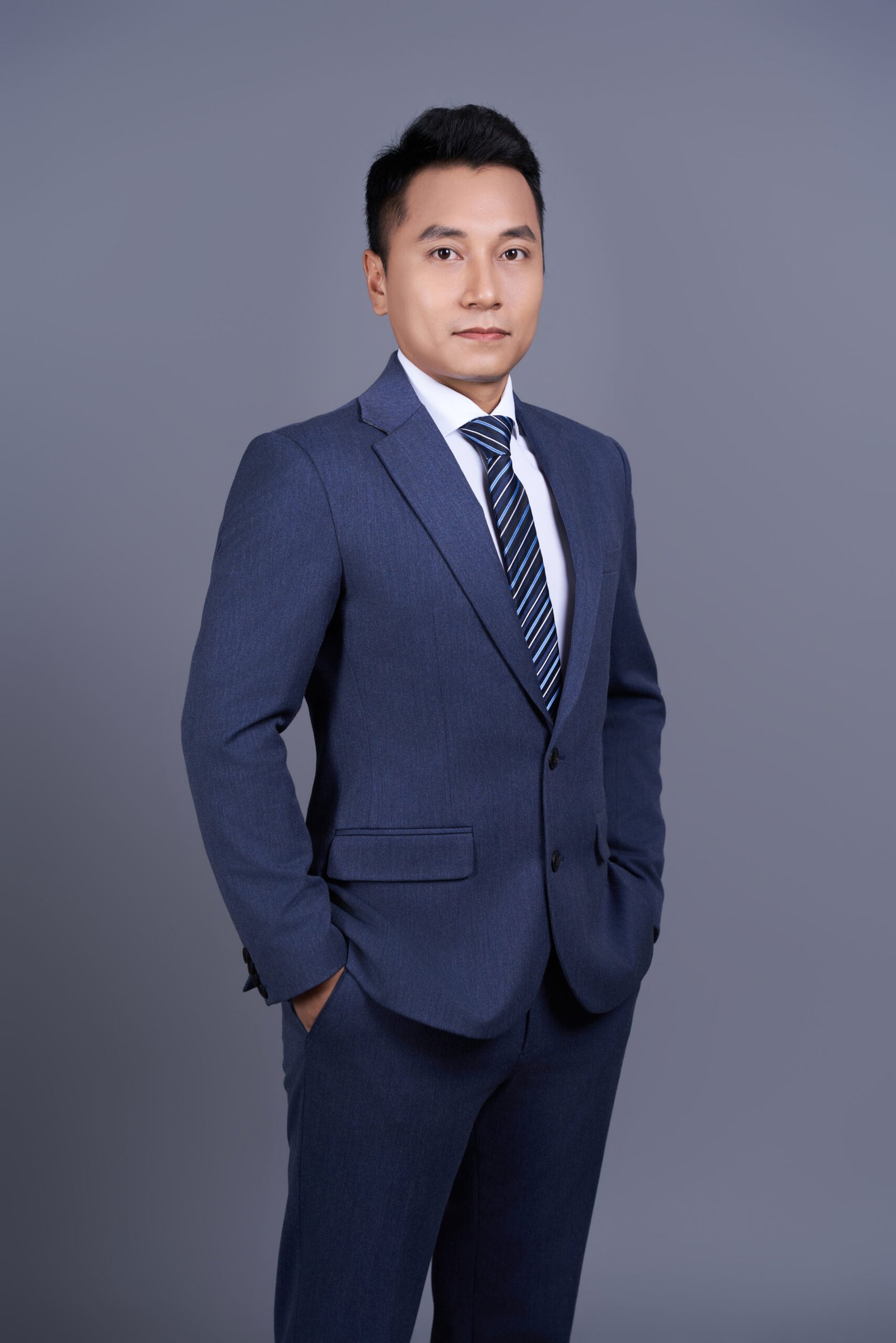 Profile Cao Cấp — 03 — ảnh 7 — Đương đại, tự tin, visionary — Gạo Nâu Profile