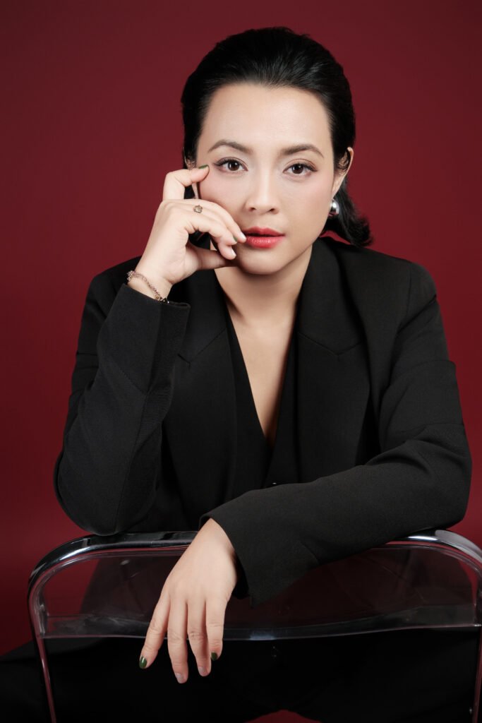Profile Cao Cấp — 03 — ảnh 11 — Đương đại, tự tin, visionary — Gạo Nâu Profile