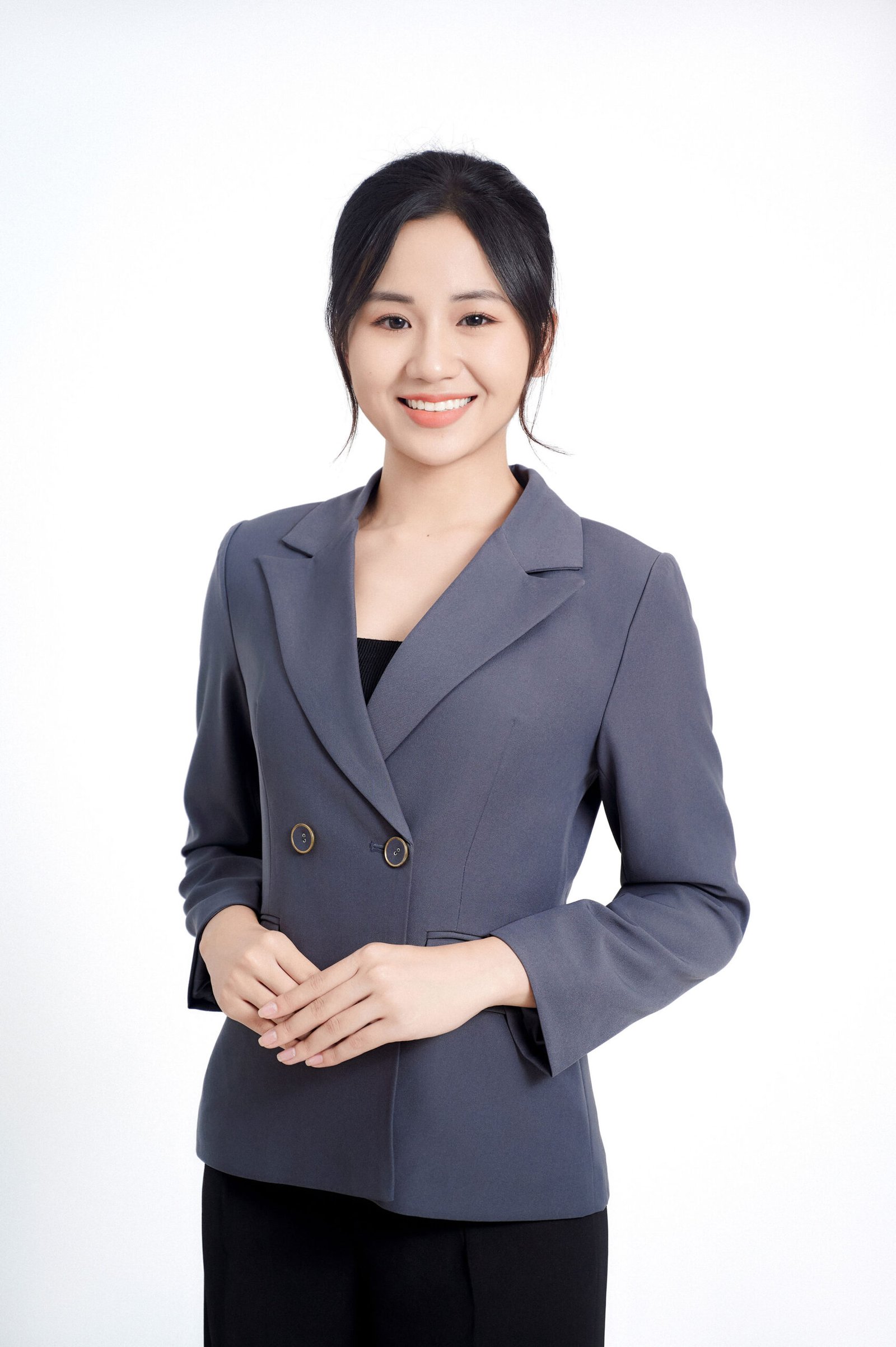 Profile Cơ Bản — 02 — ảnh 4 — Thanh lịch, tự tin, chuyên nghiệp — Gạo Nâu Profile