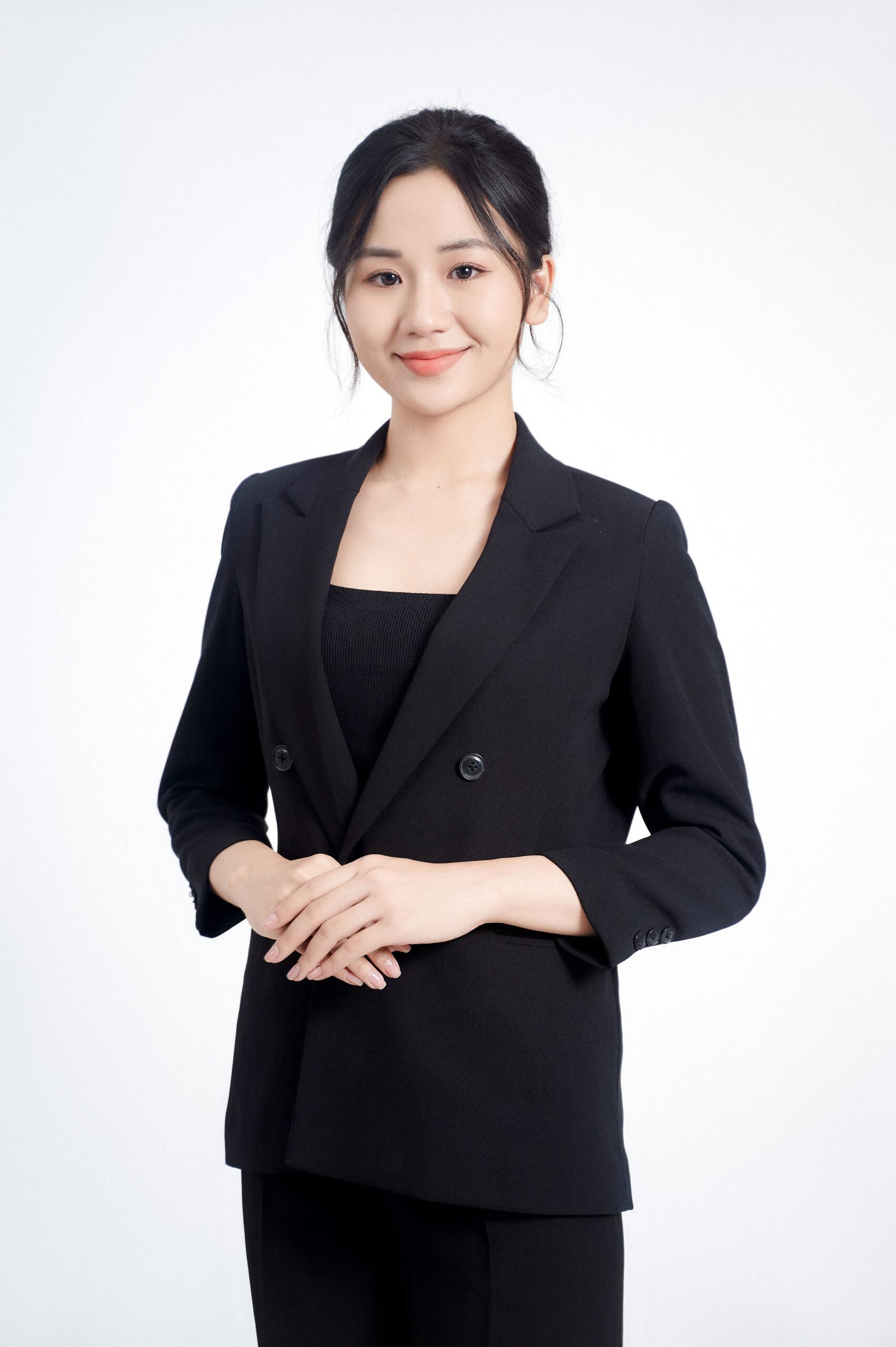 Profile Cơ Bản — 02 — ảnh 7 — Thanh lịch, tự tin, chuyên nghiệp — Gạo Nâu Profile