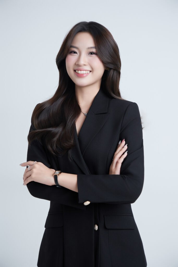 Profile Cơ Bản — 02 — ảnh 10 — Thanh lịch, tự tin, chuyên nghiệp — Gạo Nâu Profile