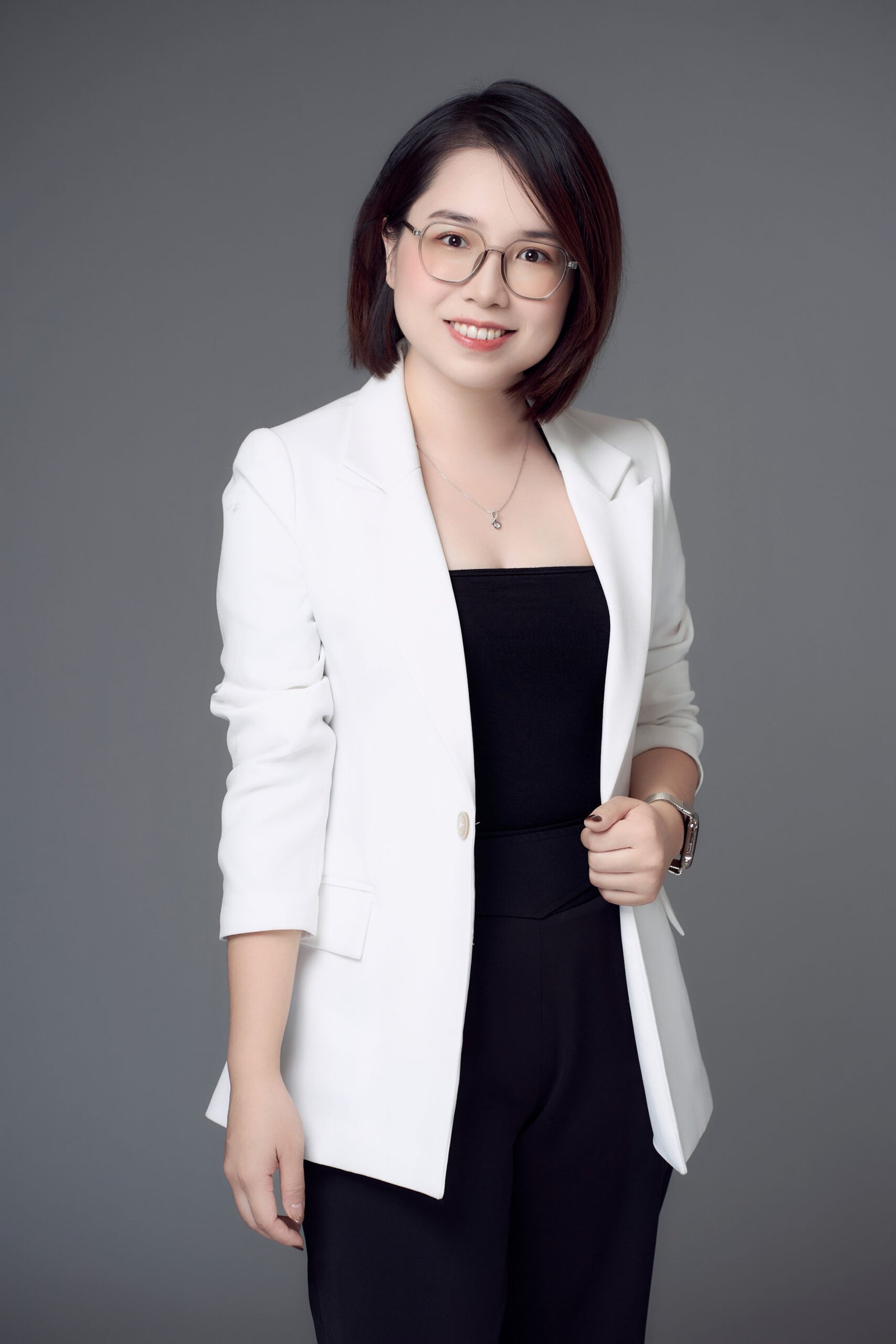Ms Quyên — BluSaigon — ảnh 2 — Gạo Nâu Profile