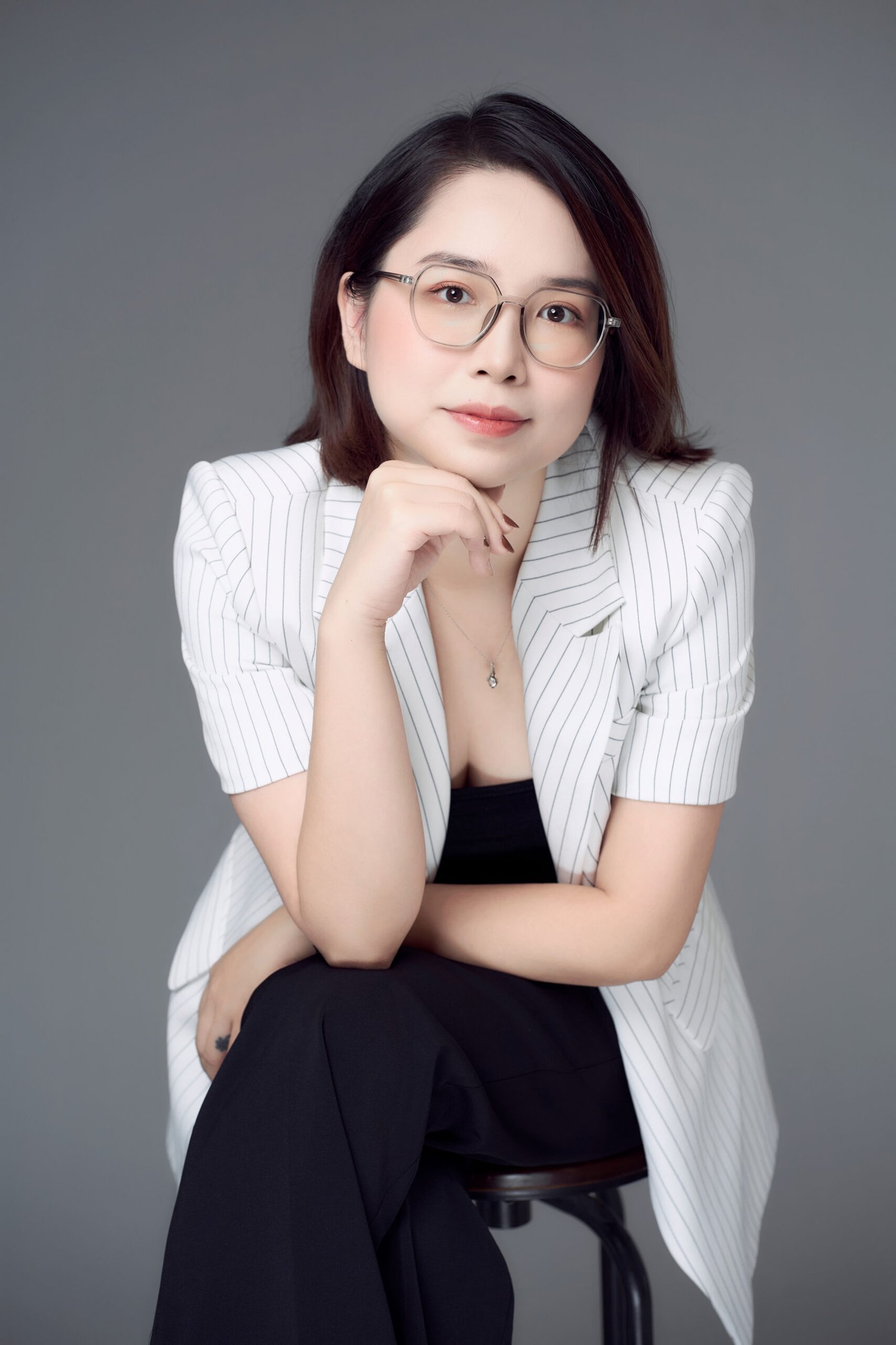 Ms Quyên — BluSaigon — ảnh 3 — Gạo Nâu Profile