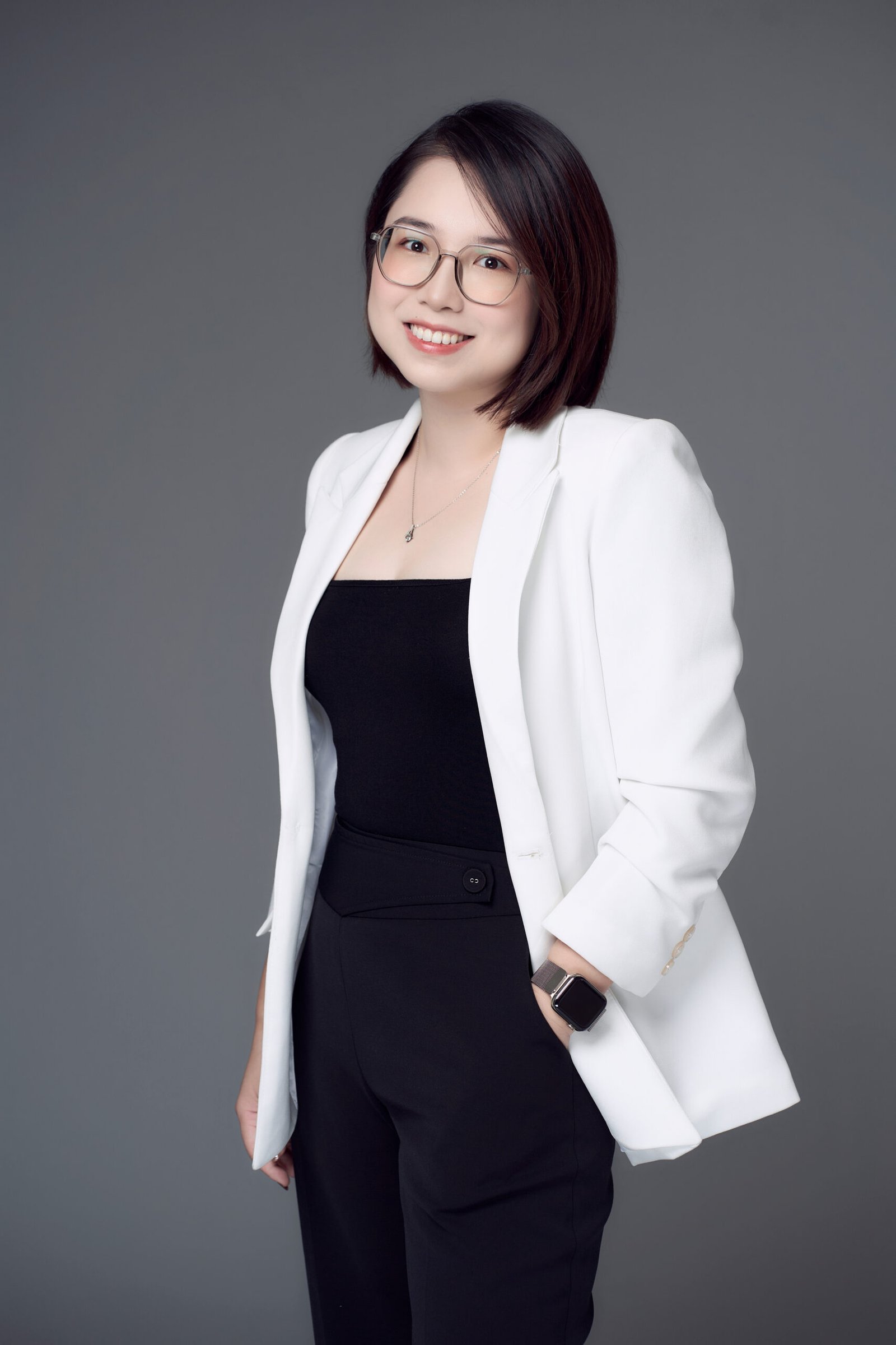 Ms Quyên — BluSaigon — ảnh 7 — Lãnh đạo, thanh lịch, đẳng cấp — Gạo Nâu Profile