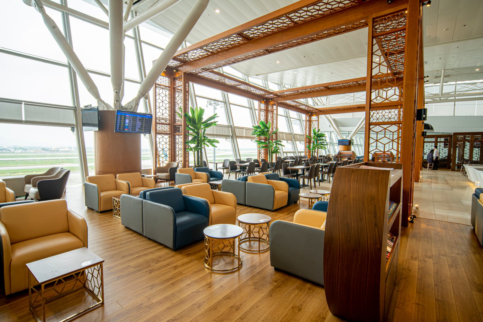 Vietnam Airlines — Case Study — ảnh 9 — Gạo Nâu Profile