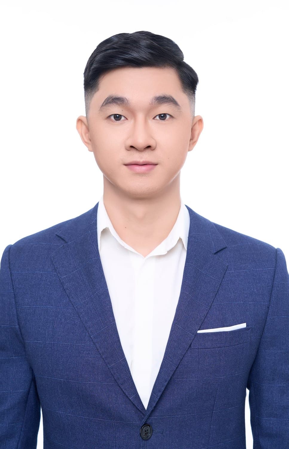 Ảnh thẻ hồ sơ xin việc 3x4 nền sáng chụp tại Gạo Nâu Quận 10