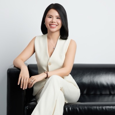 Portrait — Linh Cát